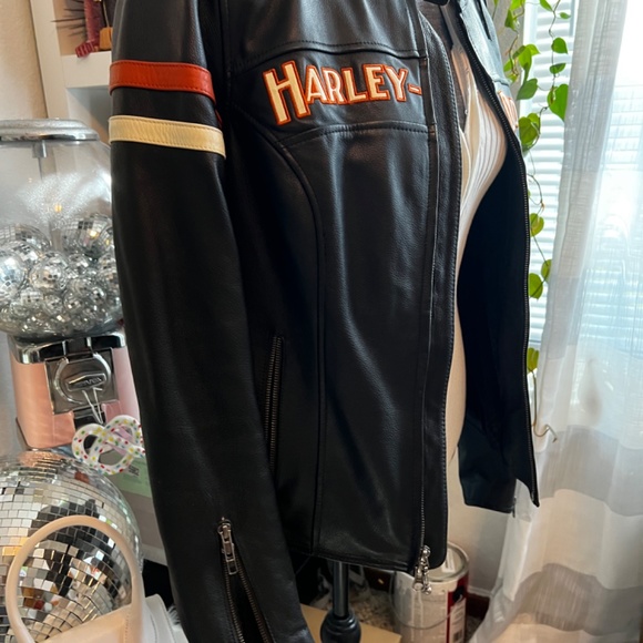 Harley Davison leather jacket - Picture 2 of 7